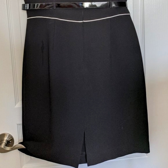 Tahari Black Sleeveless Dress w/ White Piping Sheath Dress - Picture 3 of 10